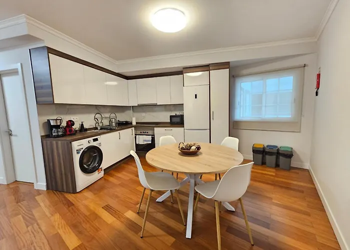 Center By Rentallido Apartman *